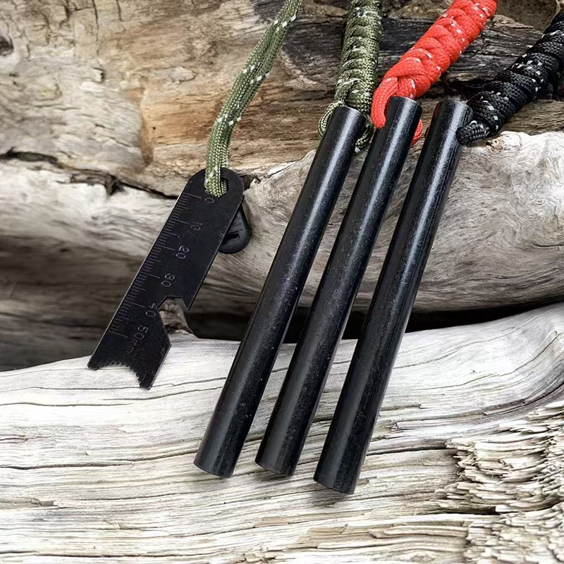 Outdoor Survival Fire Starter  - Ferro Rod Striker recensione e prezzo