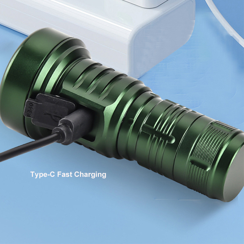 SST40 LED Flashlight Type-C US - Edc Day Carry recensione e prezzo