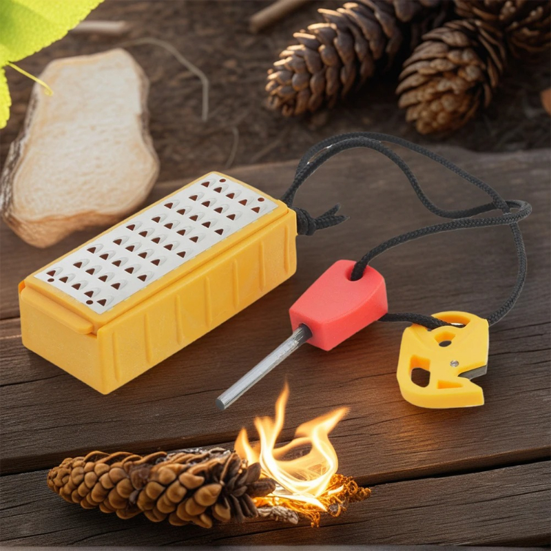 Lightweight Tinder Maker with  - Ferro Rod Striker recensione e prezzo